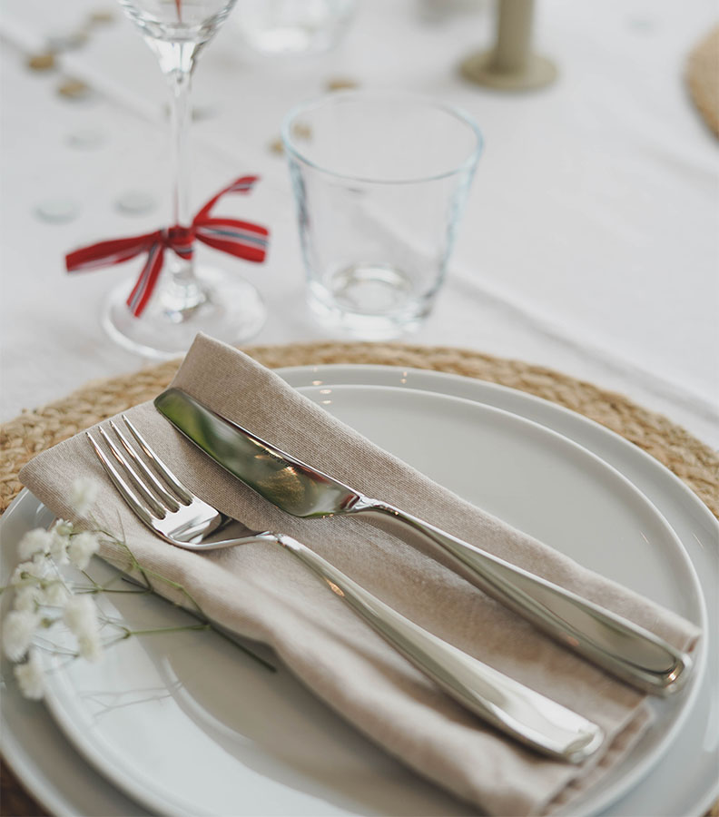 Tuva dinner knife and dinner fork