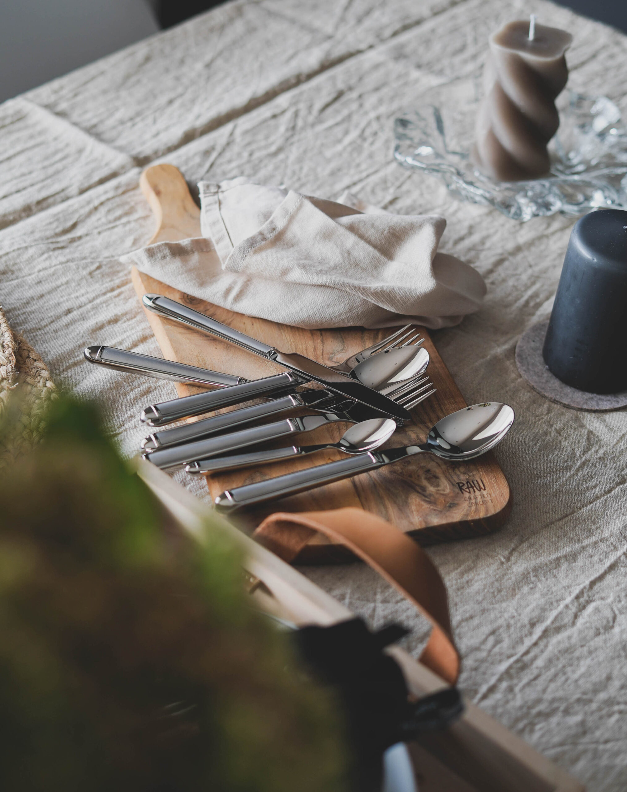 Nora cutlery parts table setting