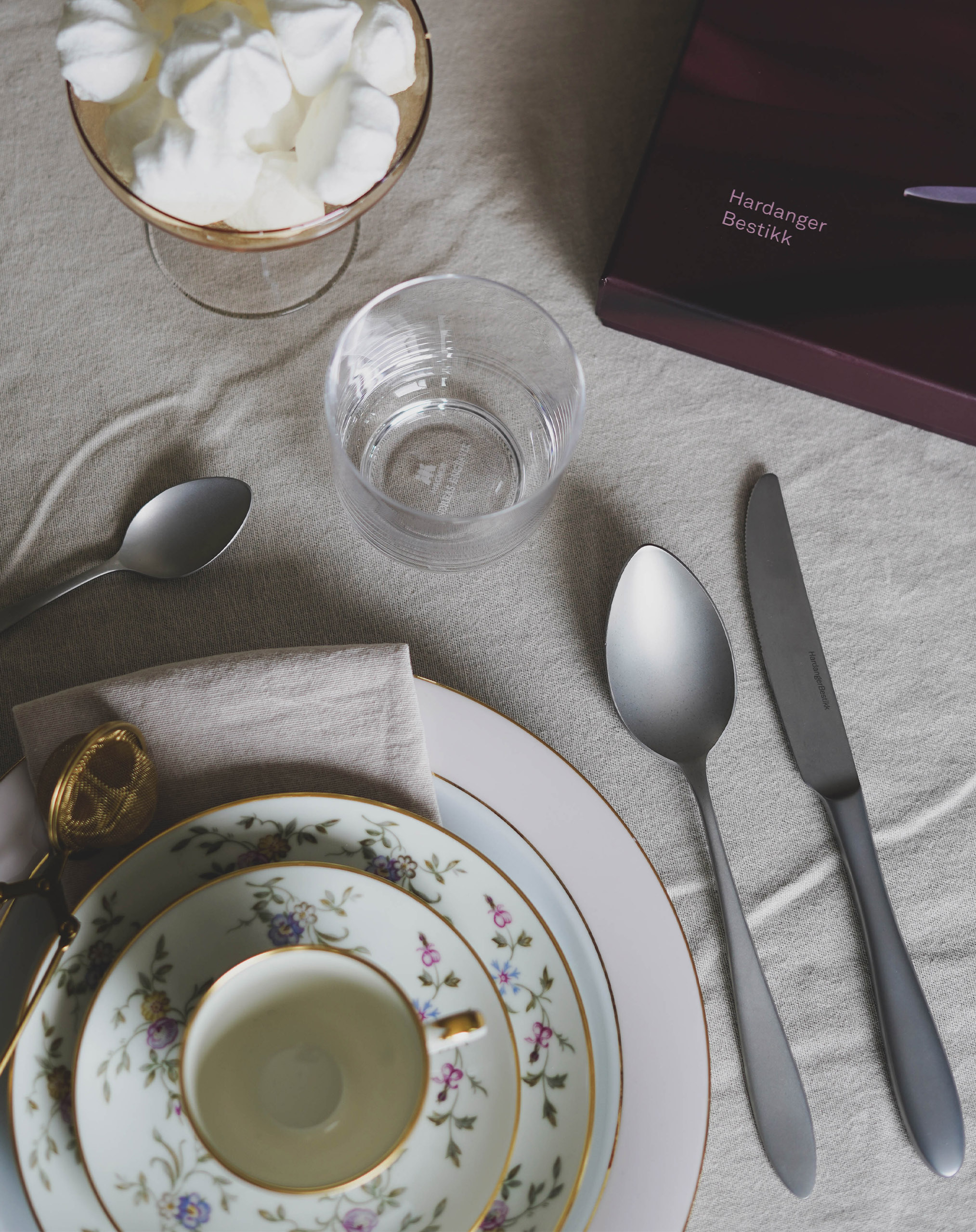 Maud dinner knife and dinner spoon