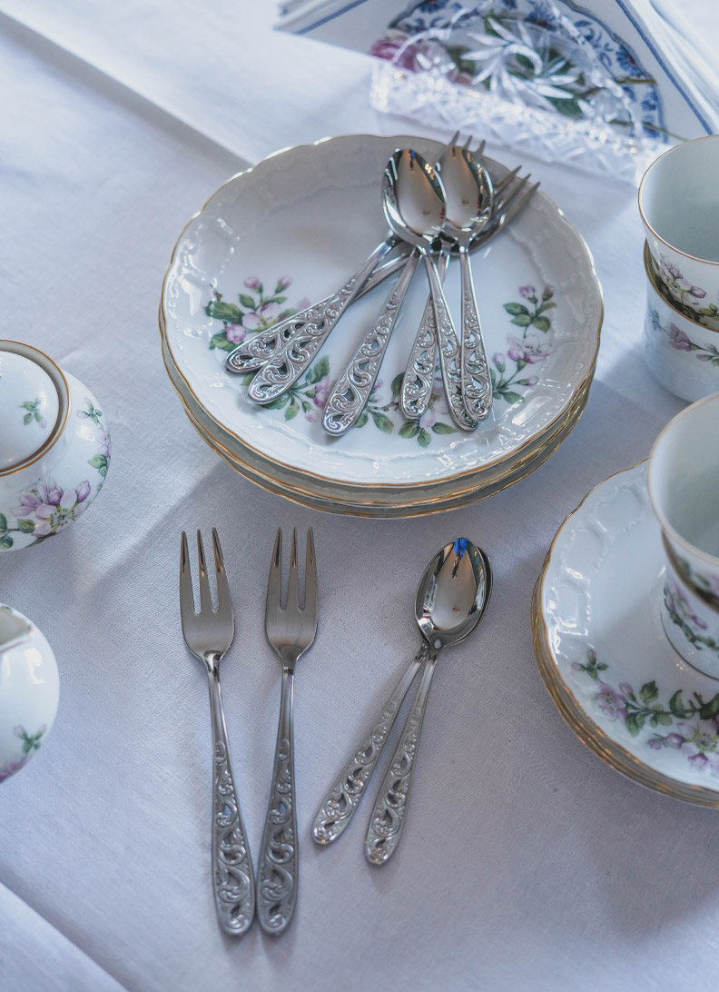 Kristin tea spoons and cake forks